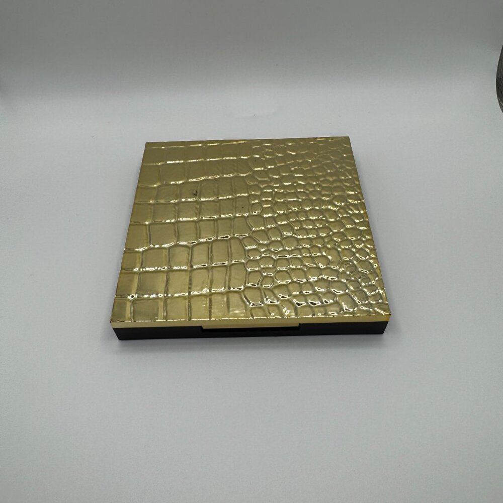 Estée Lauder Pure Color 12 Eyeshadows & 2 Blushes - Picture 2 of 3